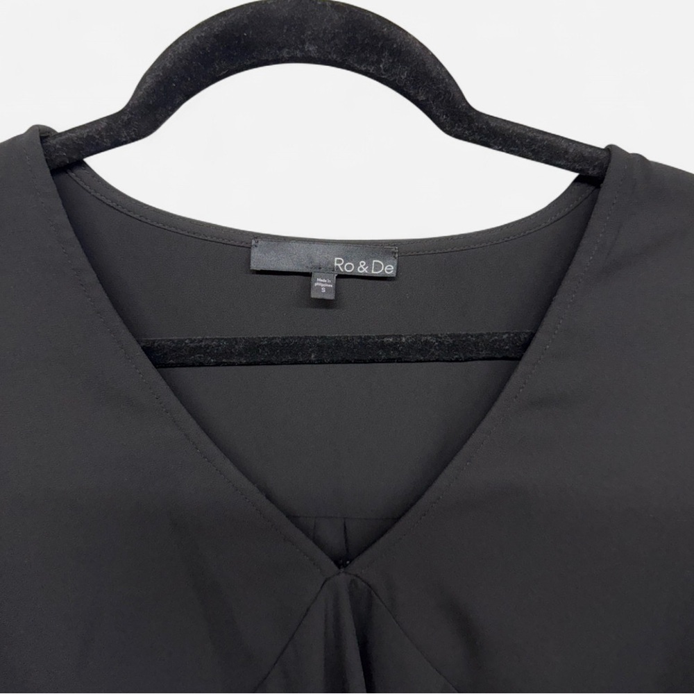 ***Ro & De Black V-Neck Long Sleeve Faux-Wrap Blouse - Picture 7 of 8